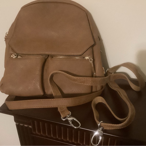 Back Pack - Picture 2 of 5